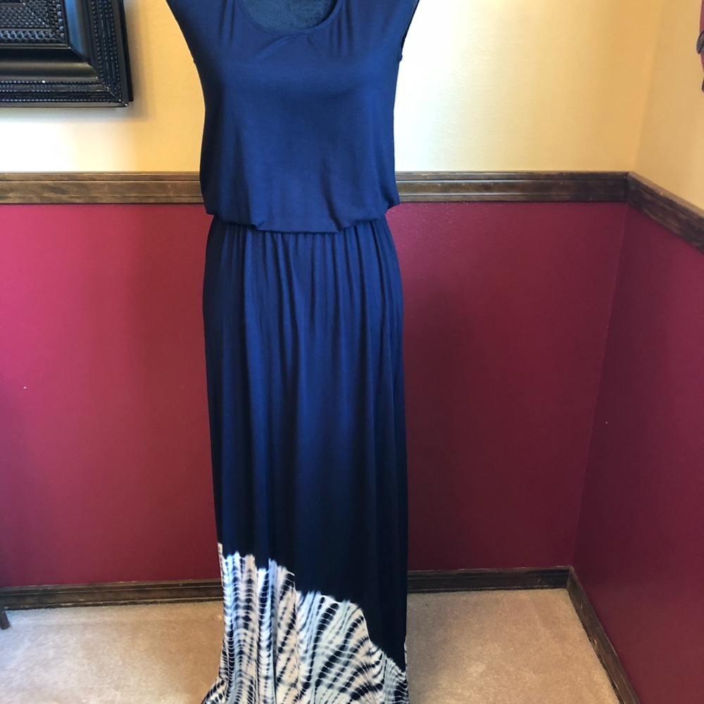 Three Dots Maxi Dress